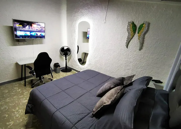 Casangel Hogar Familiar En Sector Exclusivo Cerca Al Aeropuerto Local Frente Al Poblado