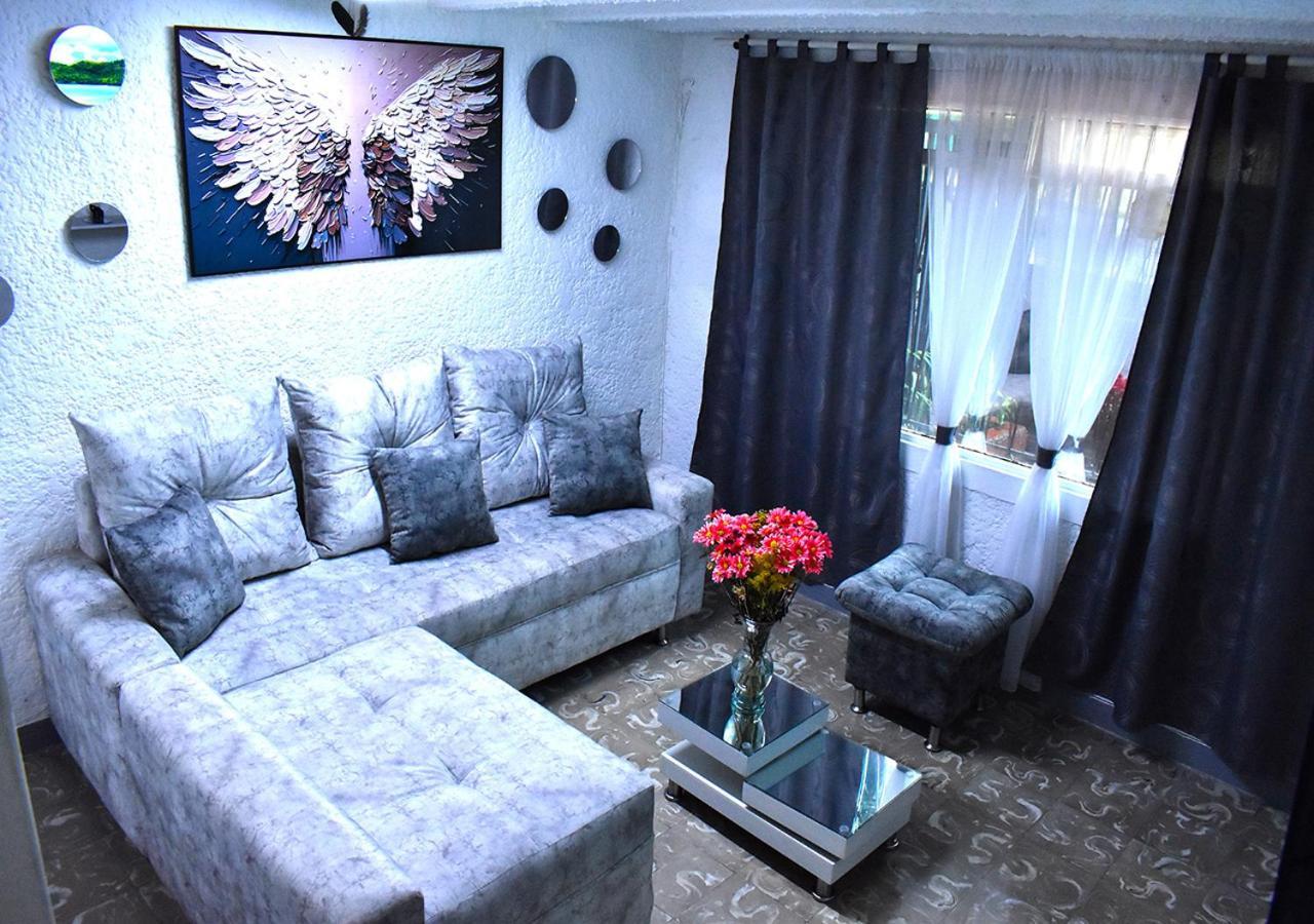 Holiday home Casangel Hogar Familiar En Sector Exclusivo Cerca Al Aeropuerto Local Frente Al Poblado *