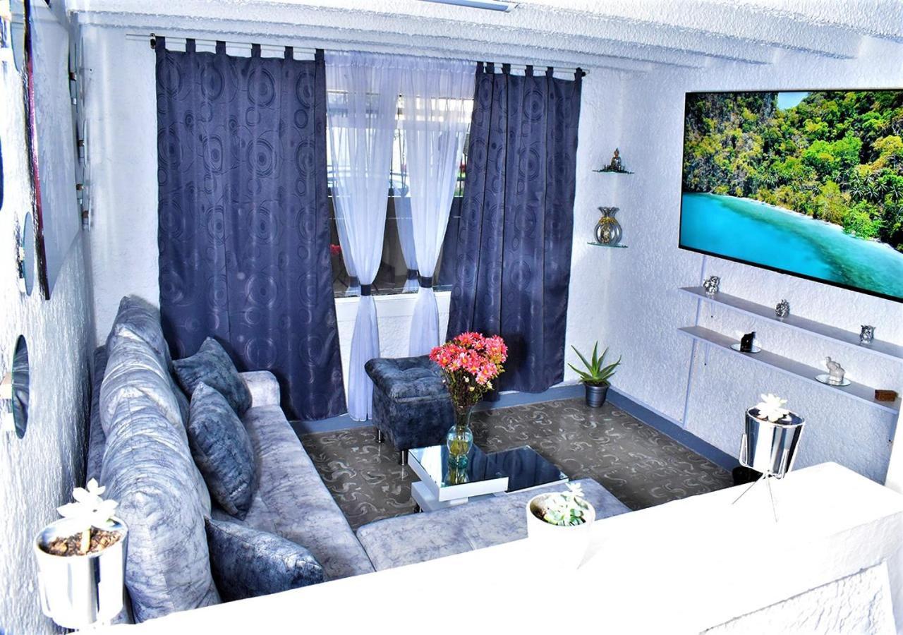 Holiday home Casangel Hogar Familiar En Sector Exclusivo Cerca Al Aeropuerto Local Frente Al Poblado Medellin